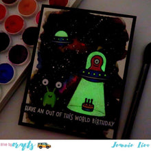 Load image into Gallery viewer, Lawn Fawn - Glow In The Dark Embossing Powder
